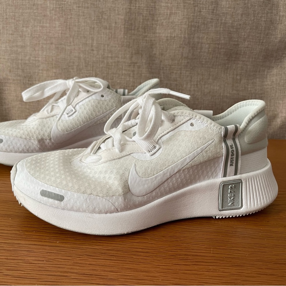 Nike 72 Tennis Shoes - Size 7.5